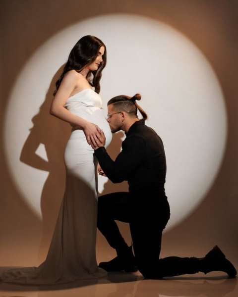 Tender Maternity Moment – Belly Kiss
