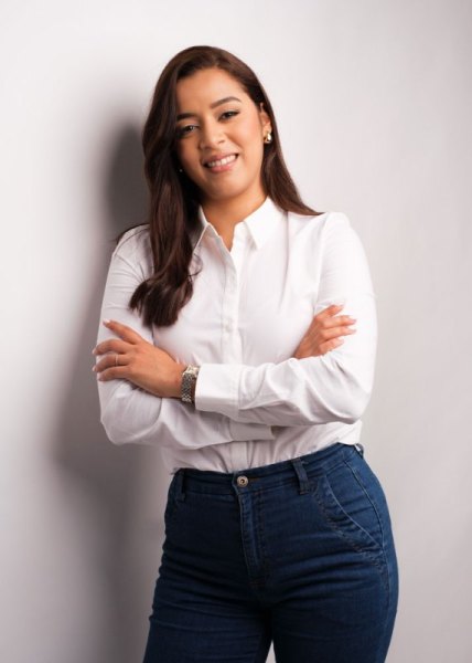 Professional headshot 06