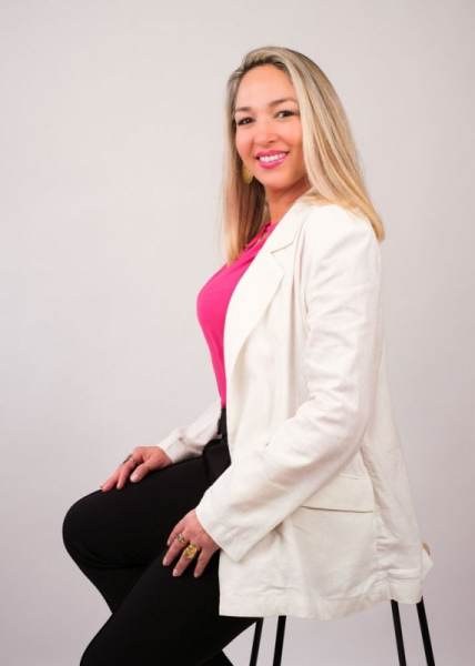 Professional headshot 07