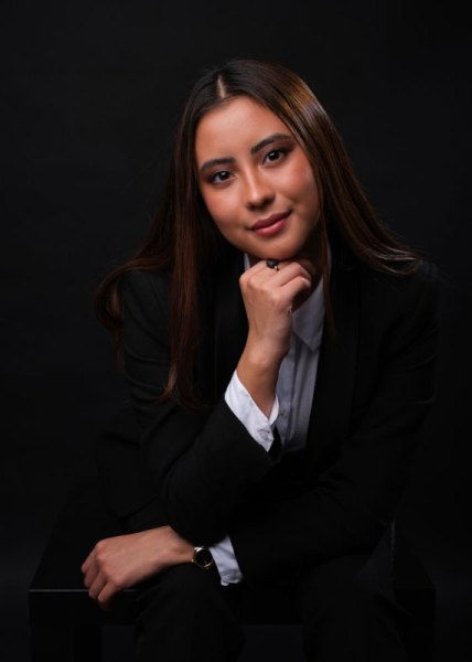 Professional headshot 09